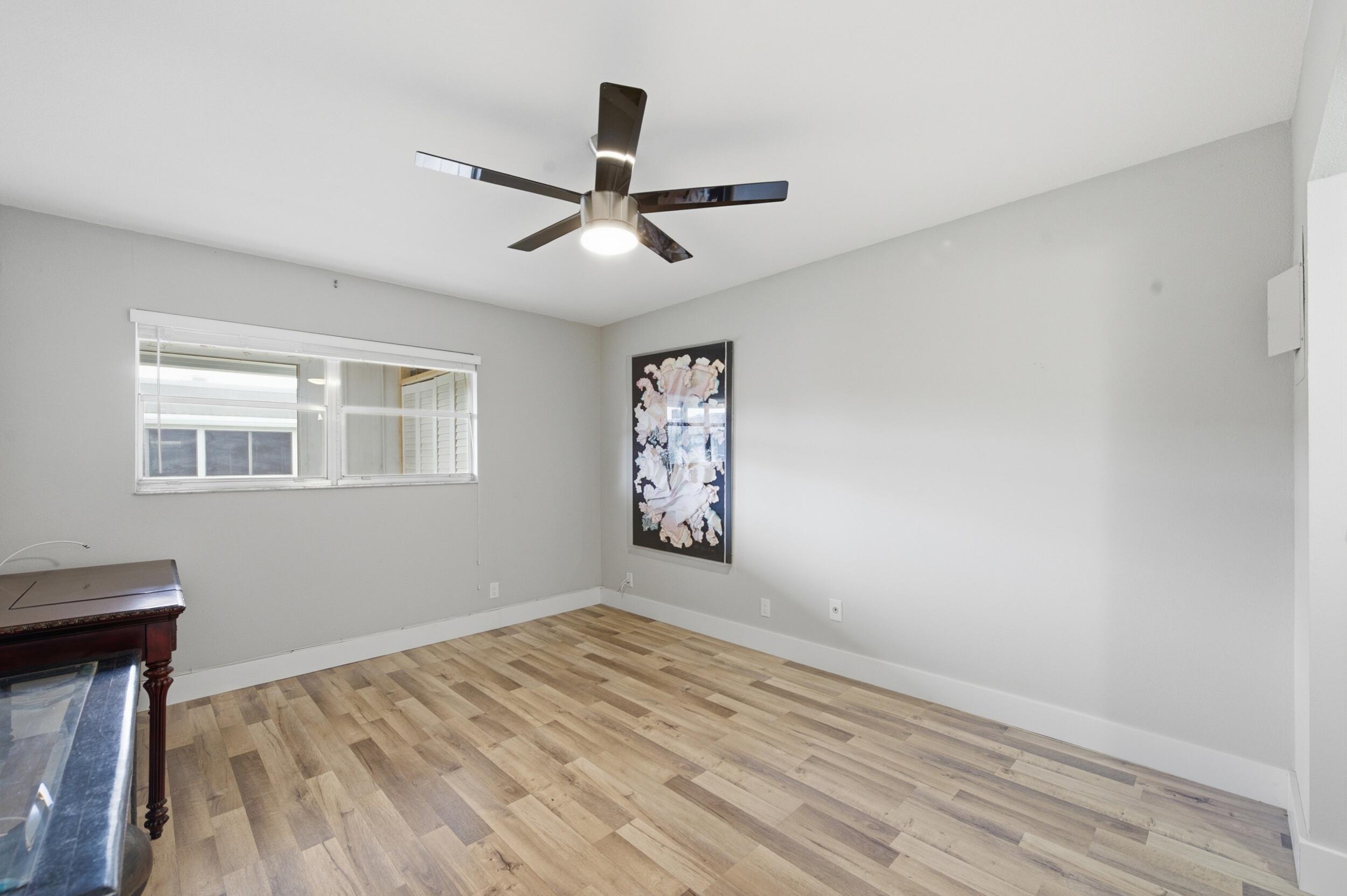 KINGS POINT - Residential