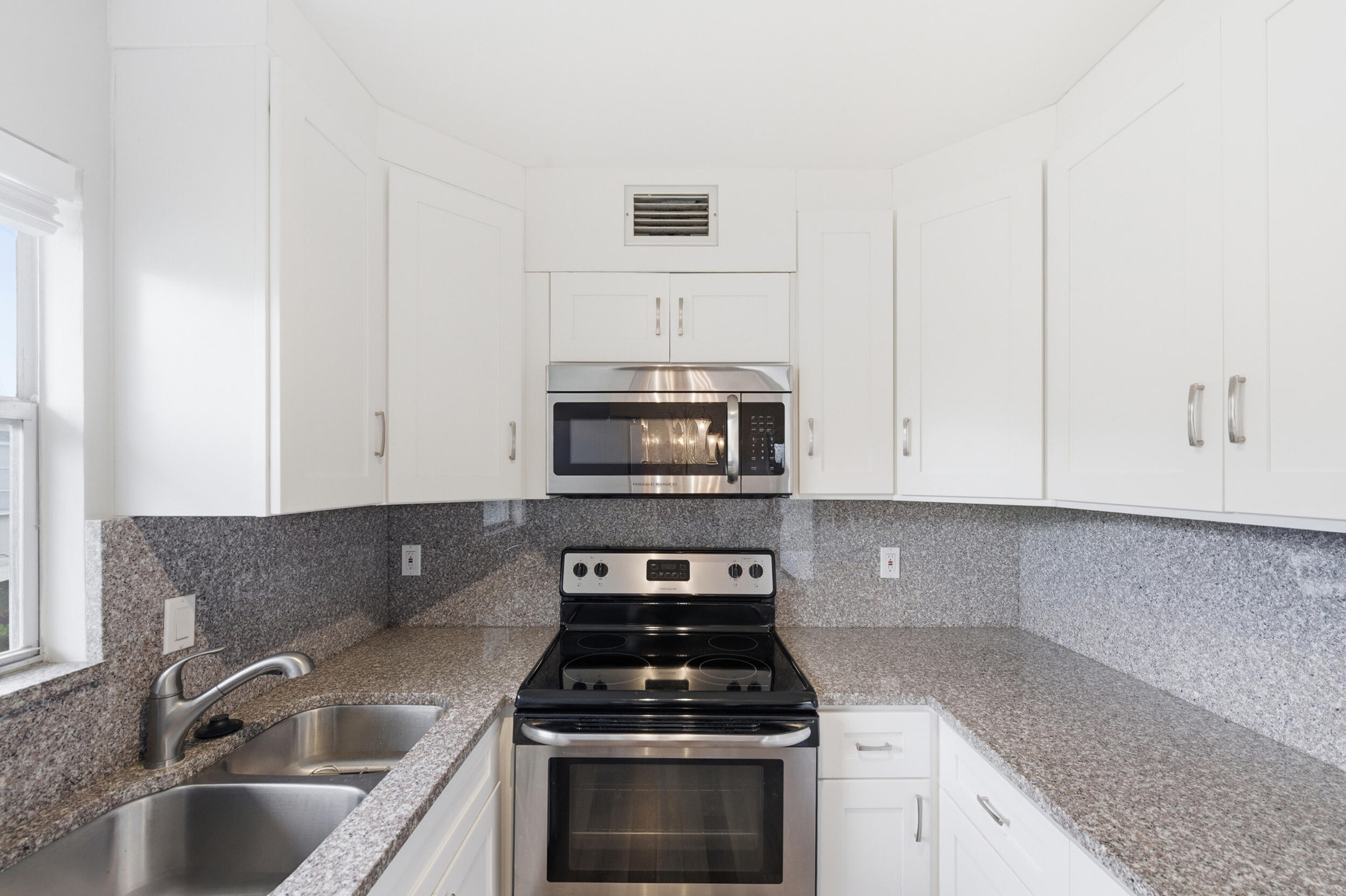 KINGS POINT - Residential