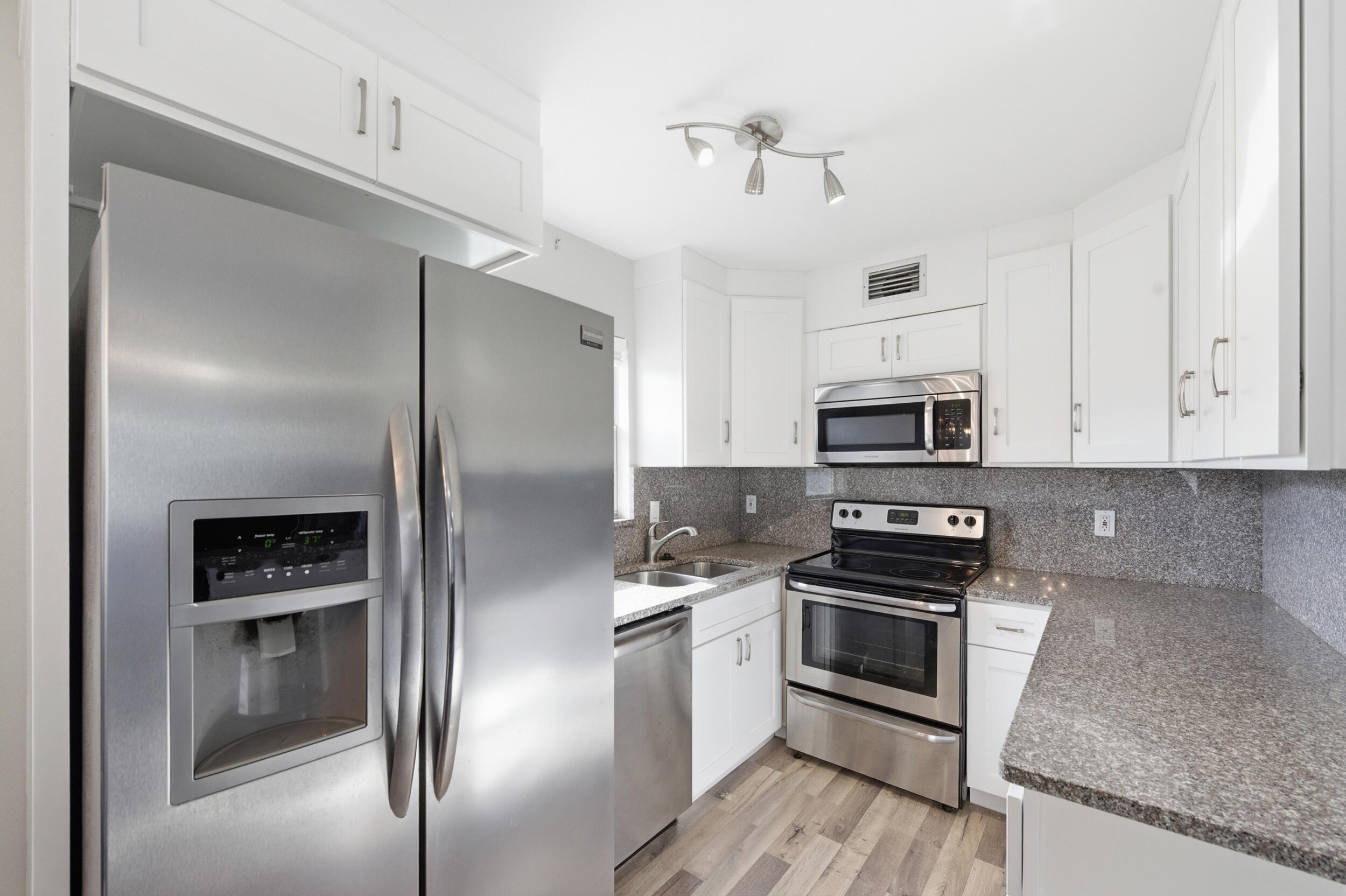KINGS POINT - Residential