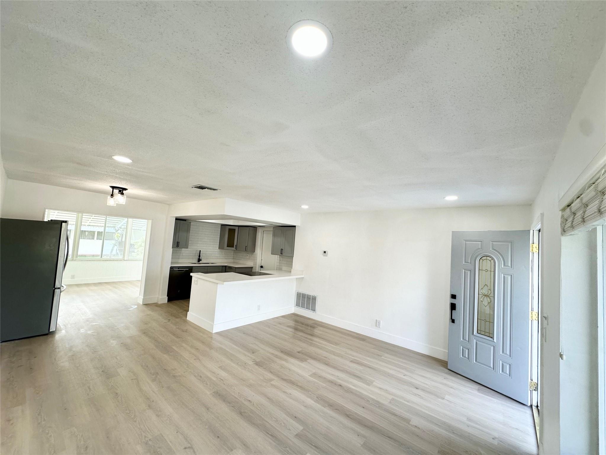 MAINLANDS OF TAMARAC - Residential