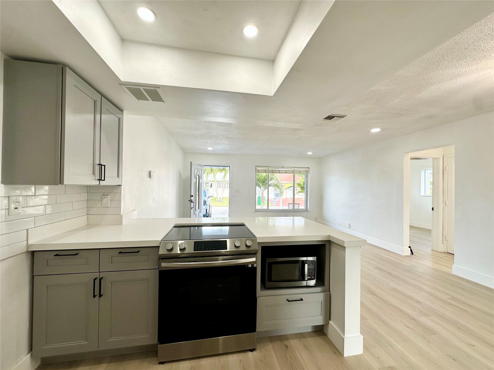 MAINLANDS OF TAMARAC - Residential