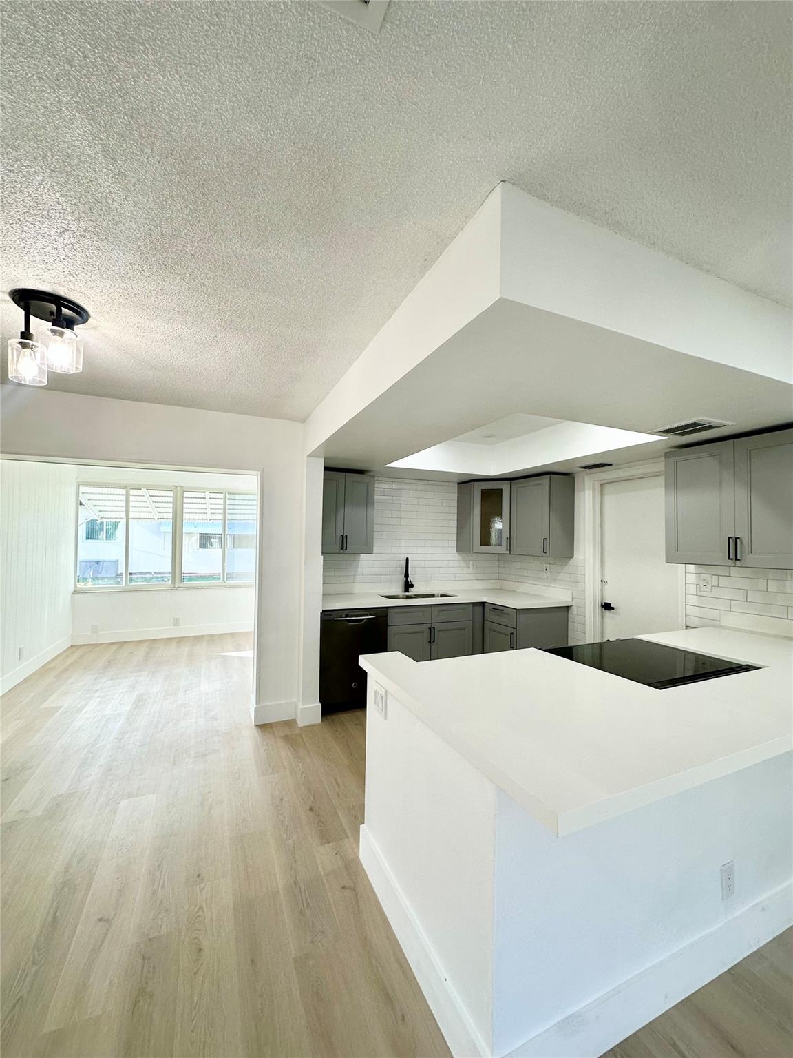 MAINLANDS OF TAMARAC - Residential