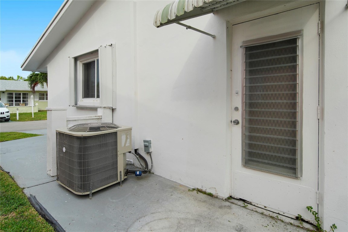 MAINLANDS OF TAMARAC - Residential