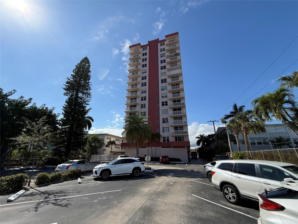 3161 S Ocean Drive 901