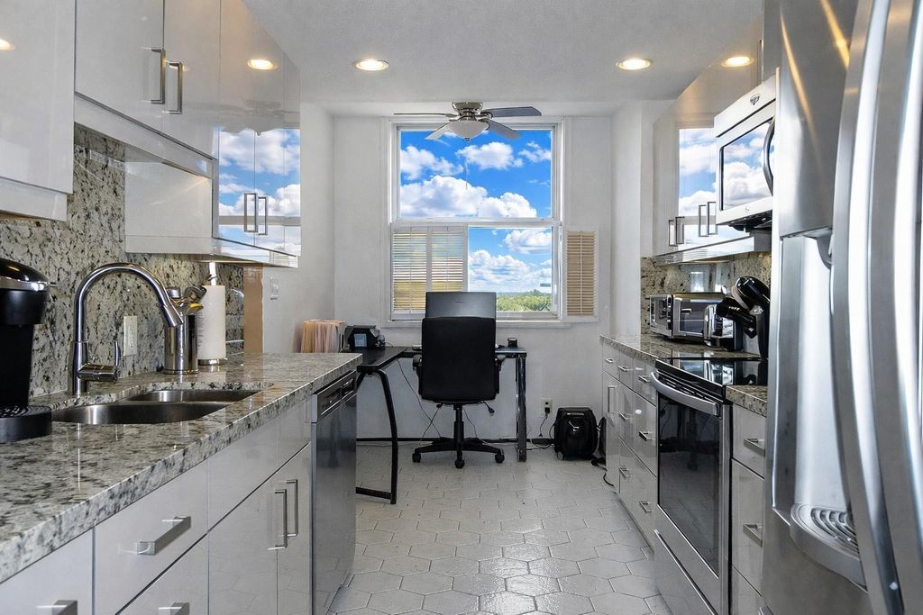 Photo of 4330 Hillcrest Drive #420, Hollywood, FL 33021 (MLS # F10554344)