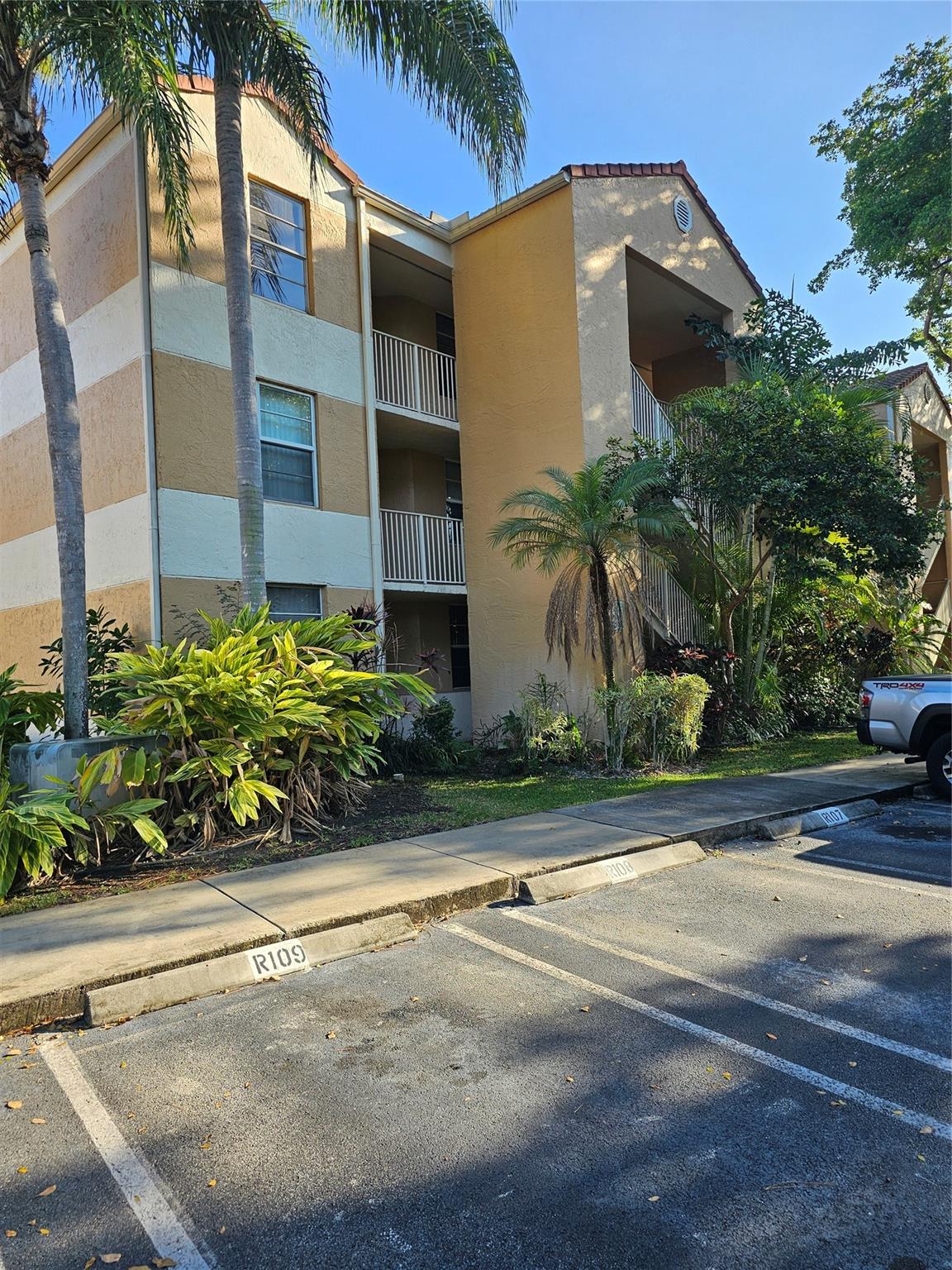 Coral Spgs Estate Twnhms - Residential Lease