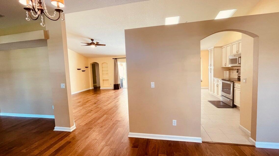 PORT ST LUCIE SECTION 11 - Residential Lease