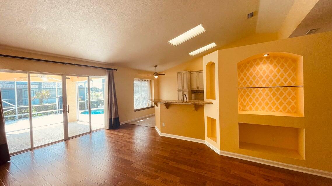 PORT ST LUCIE SECTION 11 - Residential Lease