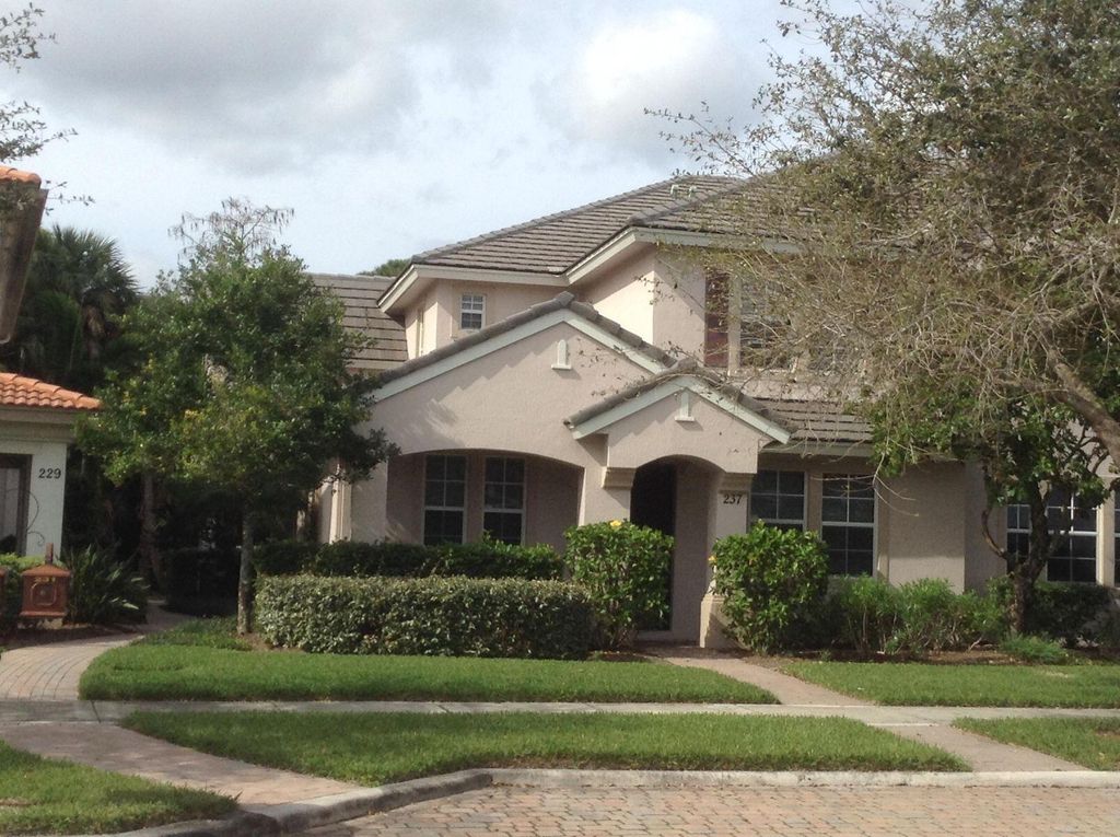 Photo of 237 Evergrene Parkway #23-C, Palm Beach Gardens, FL 33410 (MLS # R10953827)