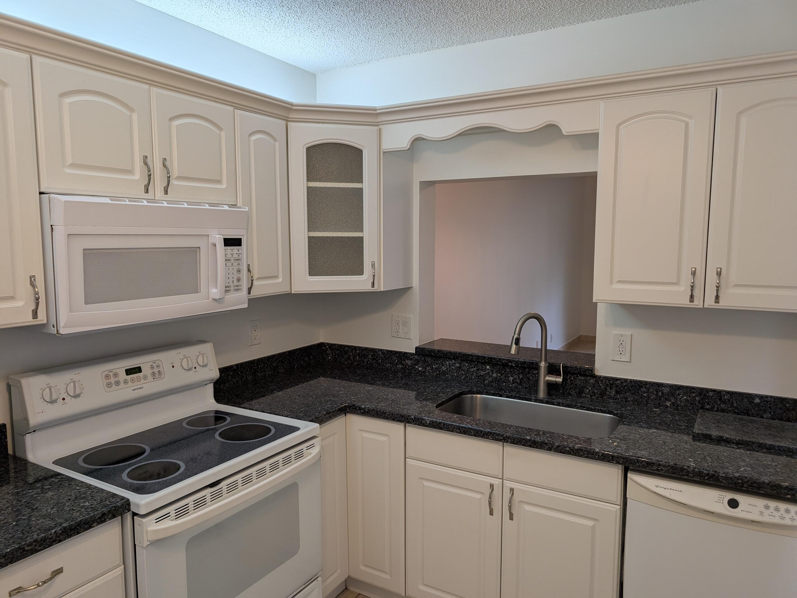 KENSINGTON WALK CONDO - Residential Lease