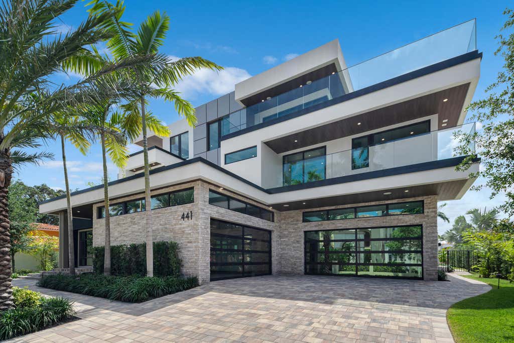 Photo of 441 Isle Of Palms Drive, Fort Lauderdale, FL 33301 (MLS # B26018696)