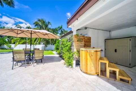Tiny photo for 250 NE 27th Court, Boca Raton, FL 33431 (MLS # F10537903)