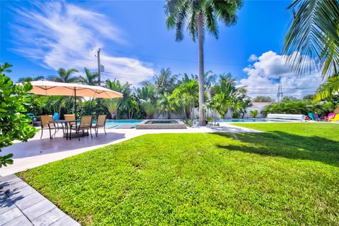 Tiny photo for 250 NE 27th Court, Boca Raton, FL 33431 (MLS # F10537903)