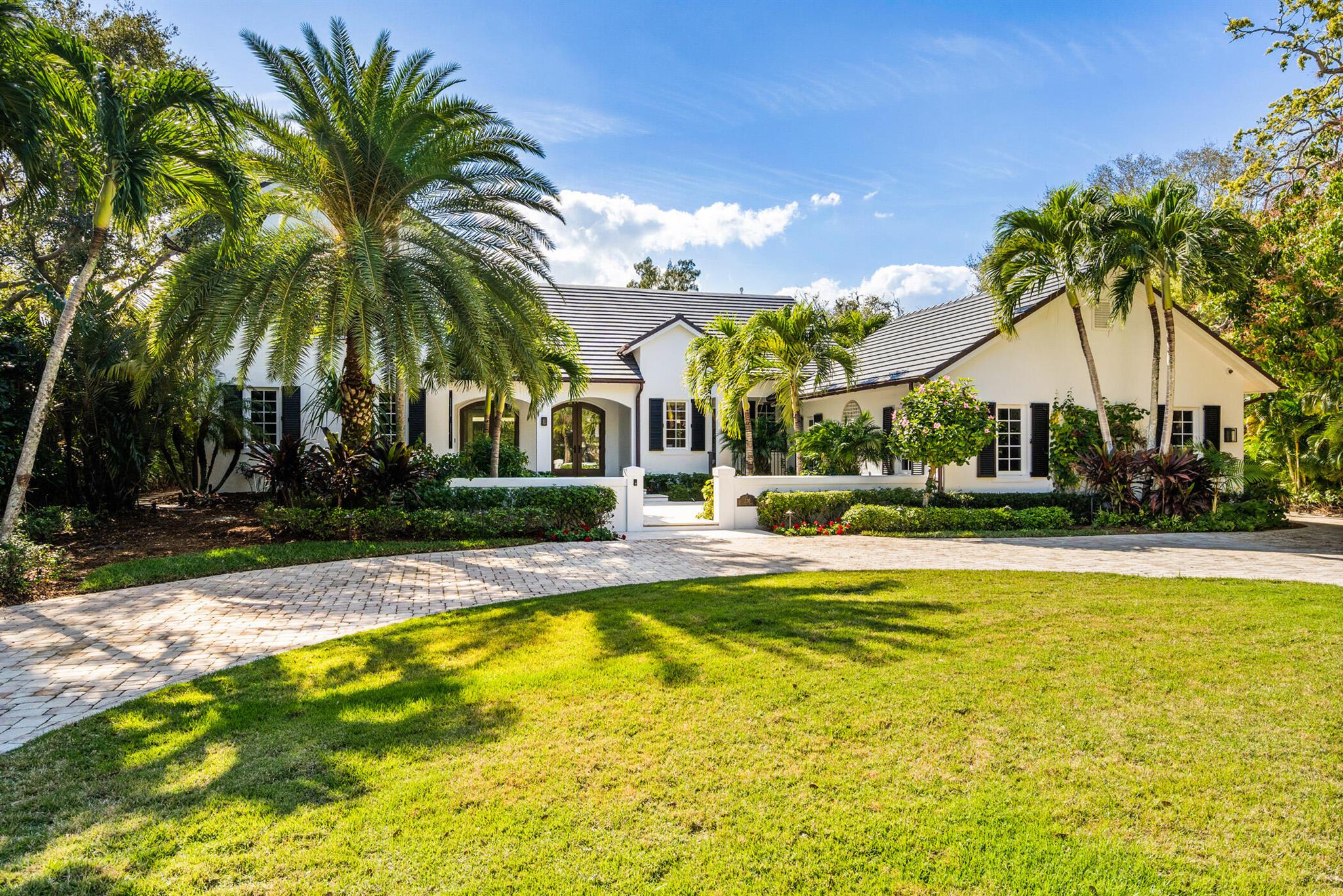 Meticulously renovated this beautiful home on 1/2 acre lot overlooking a natural Preserve in the much sought after Shores Community, offers beautifully detailed finishes. Volume Ceilings, Crown Molding, Cooks Kitchen features Wood cabinets & a large island, Huge Butlers Pantry for staff when entertaining, Walk-in Pantry, A Spa like primary suite with Poliform Cabinetry, steam shower, custom lighting, Jaccuzzi tub and a Dressing Room. Central vacuum, impact glass, NEW Roof with Icynene Insulation, Heated Pool & Spa, Travertine marble Deck and a Harry Potter Closet! Enjoy indoor-outdoor living on the huge fenced lot. Florida Living at its finest!