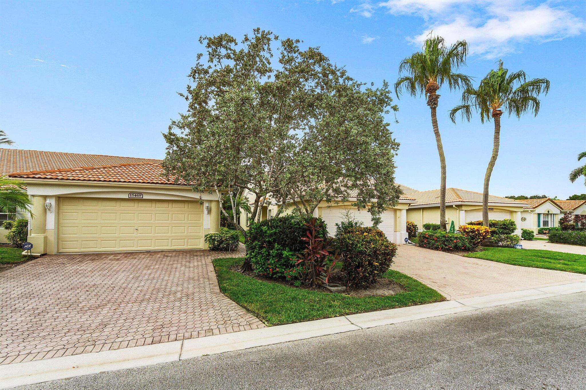 15465 Lake Gardenia Place