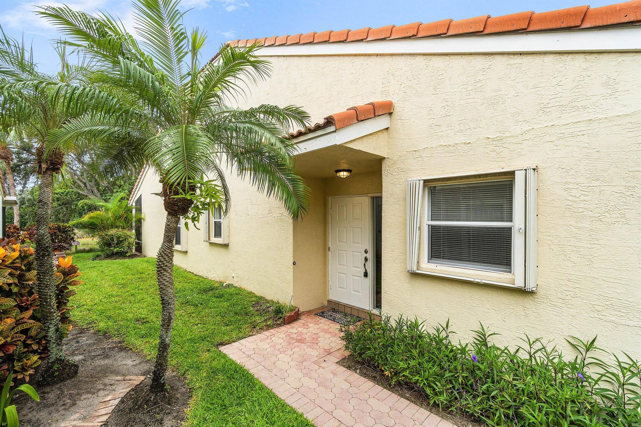 15465 Lake Gardenia Place