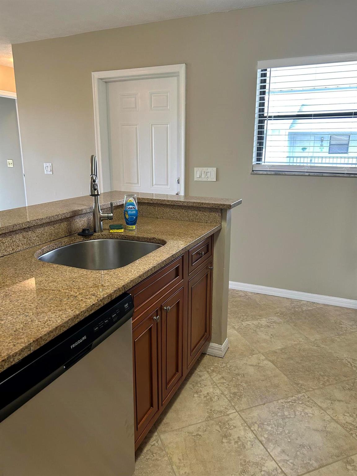 FAIRWAY PALMS CONDO - Residential Lease