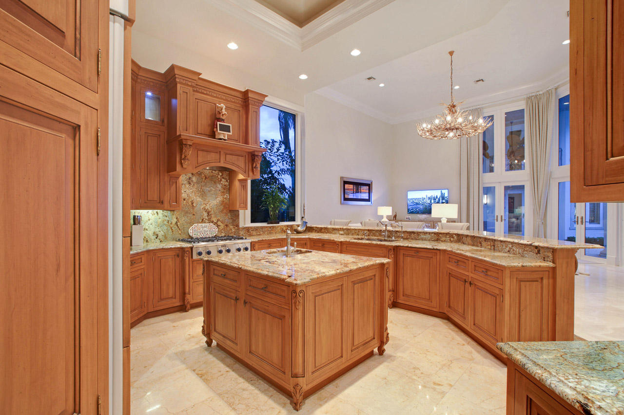 ADMIRALS COVE 3 PAR E - Residential