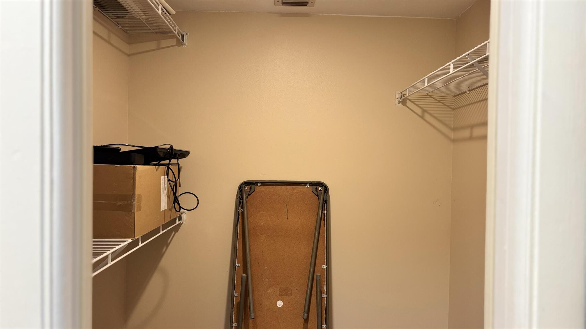 FOUNTAINS OF PALM BEACH C - Residential Lease