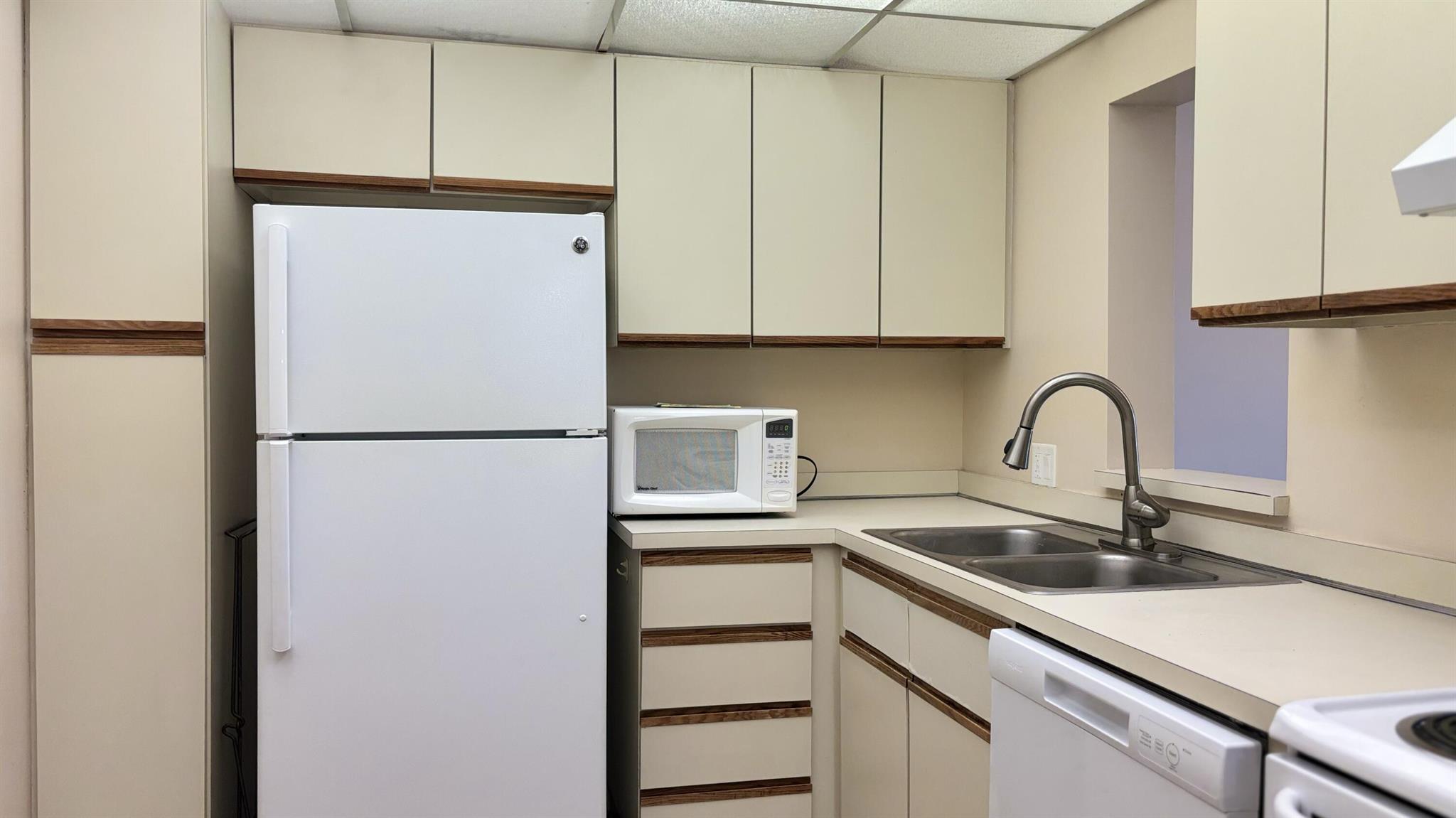 FOUNTAINS OF PALM BEACH C - Residential Lease