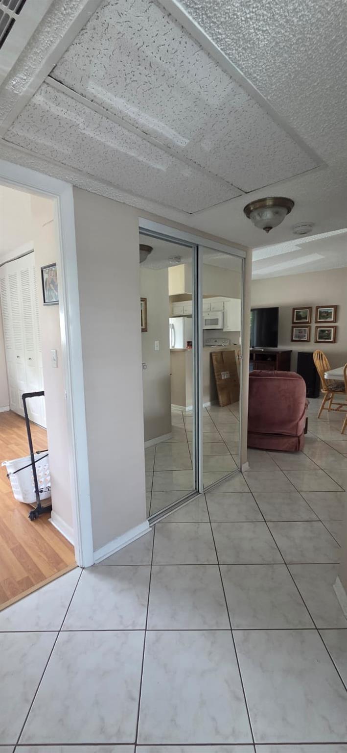 HAWAIIAN GARDENS GLADIOLA - Residential