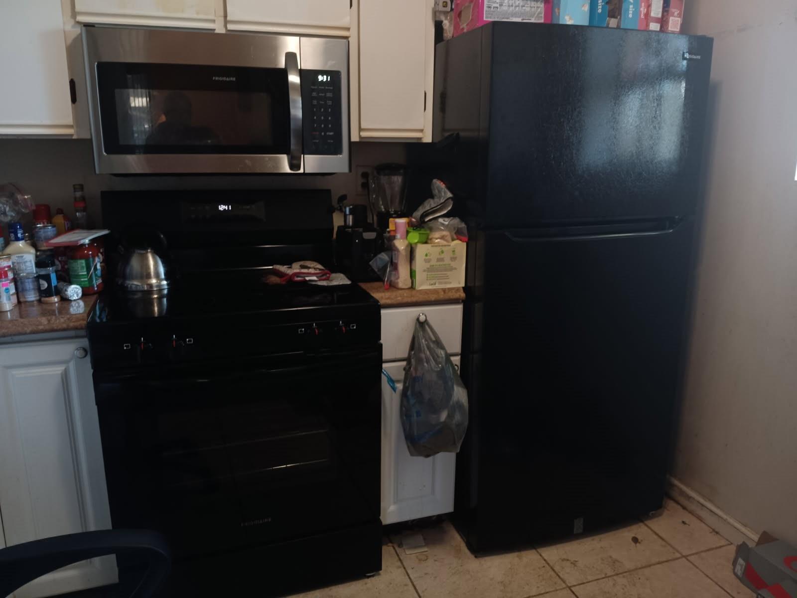 3059 N Oakland Forest Dr 102