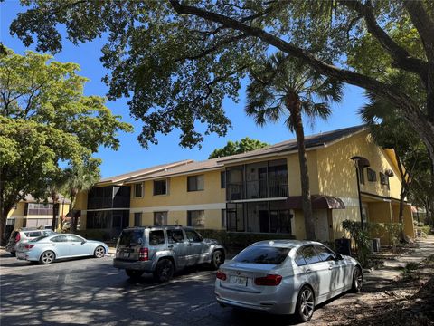 3059 N Oakland Forest Dr 102 Oakland Park FL 33309