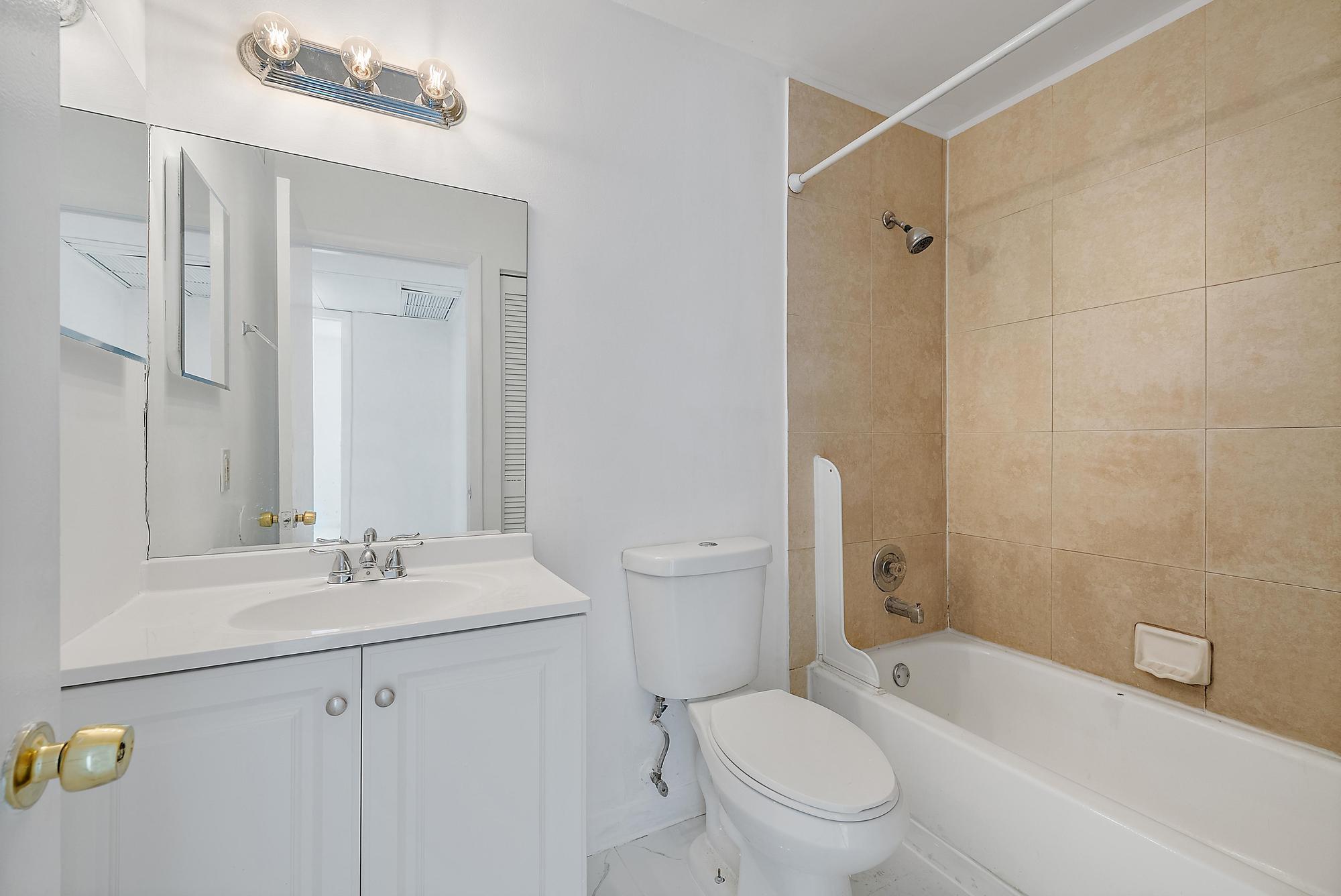 ABBEY PARK GARDENS I COND - Residential Lease