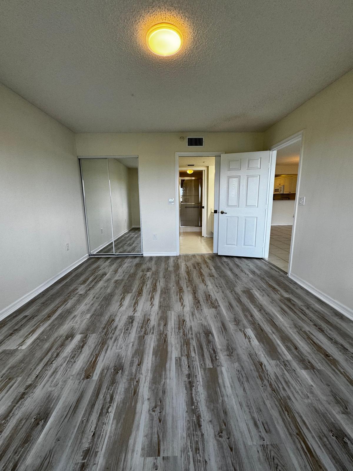 SOUTHAMPTON CONDOMINIUM I - Residential