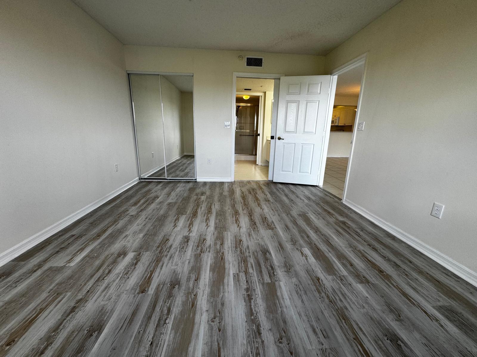 SOUTHAMPTON CONDOMINIUM I - Residential