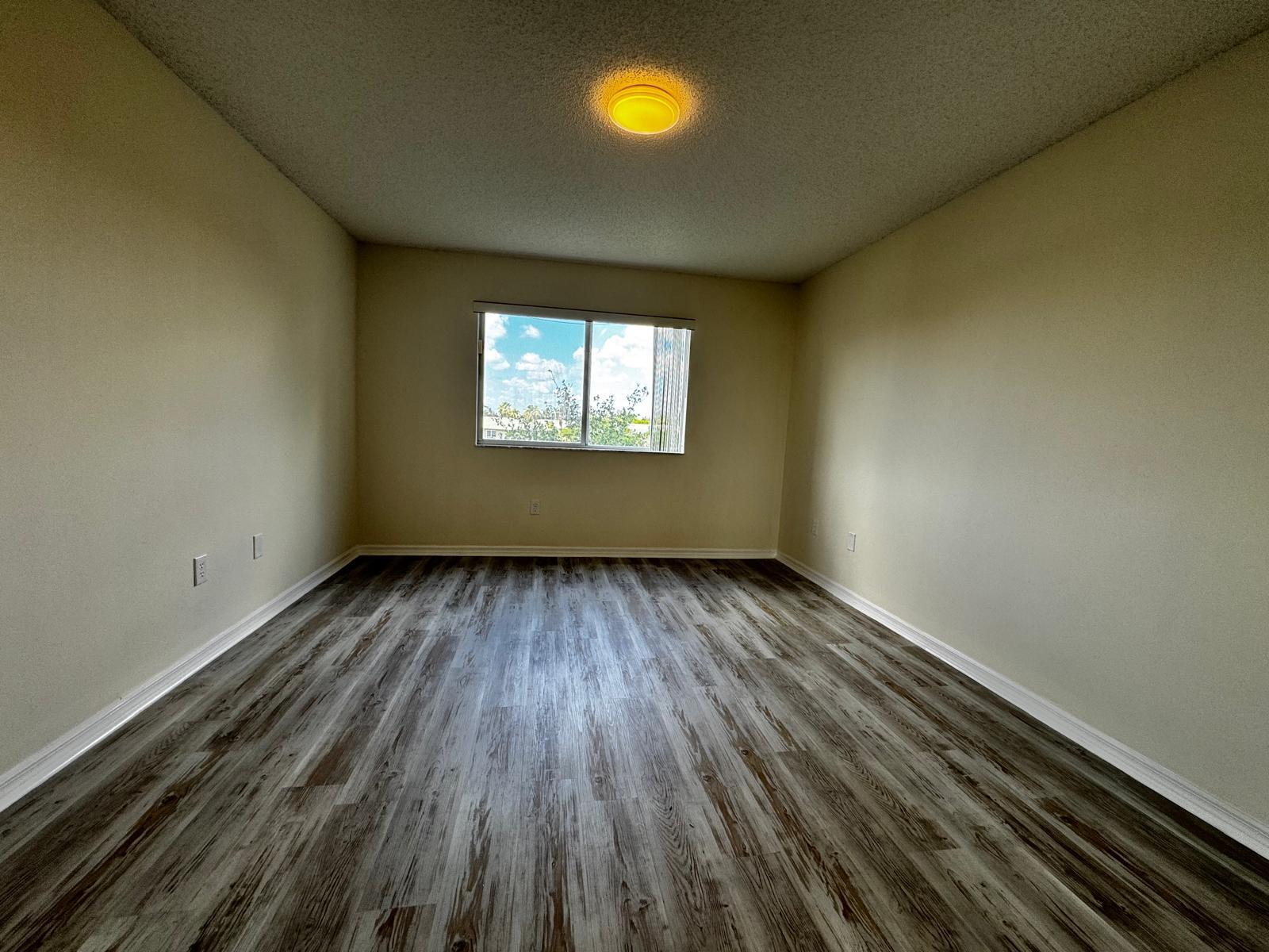 SOUTHAMPTON CONDOMINIUM I - Residential