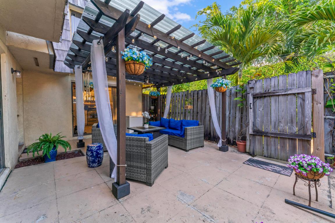 FOREST LAKES - Residential