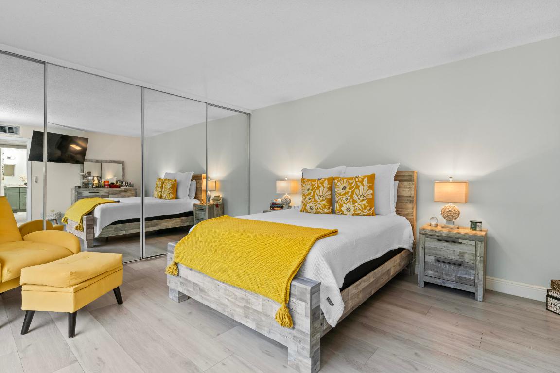 FOREST LAKES - Residential