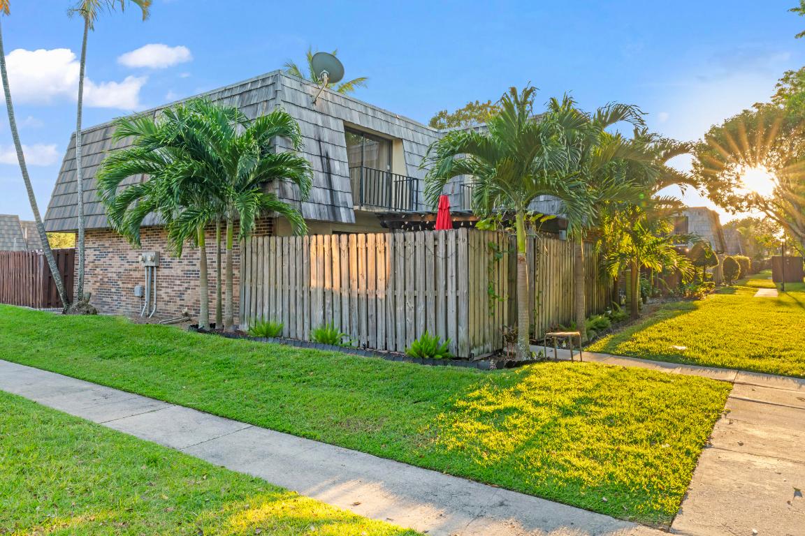 FOREST LAKES - Residential