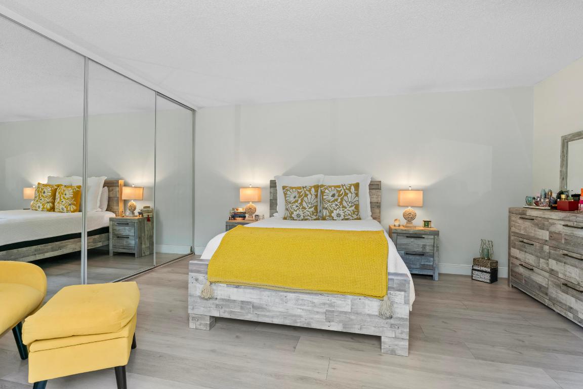 FOREST LAKES - Residential