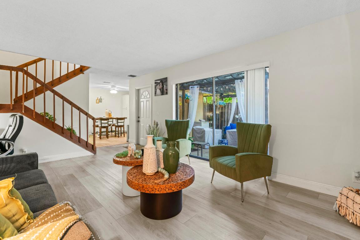 FOREST LAKES - Residential