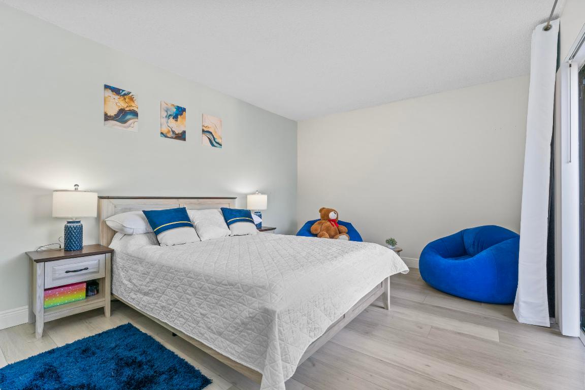 FOREST LAKES - Residential