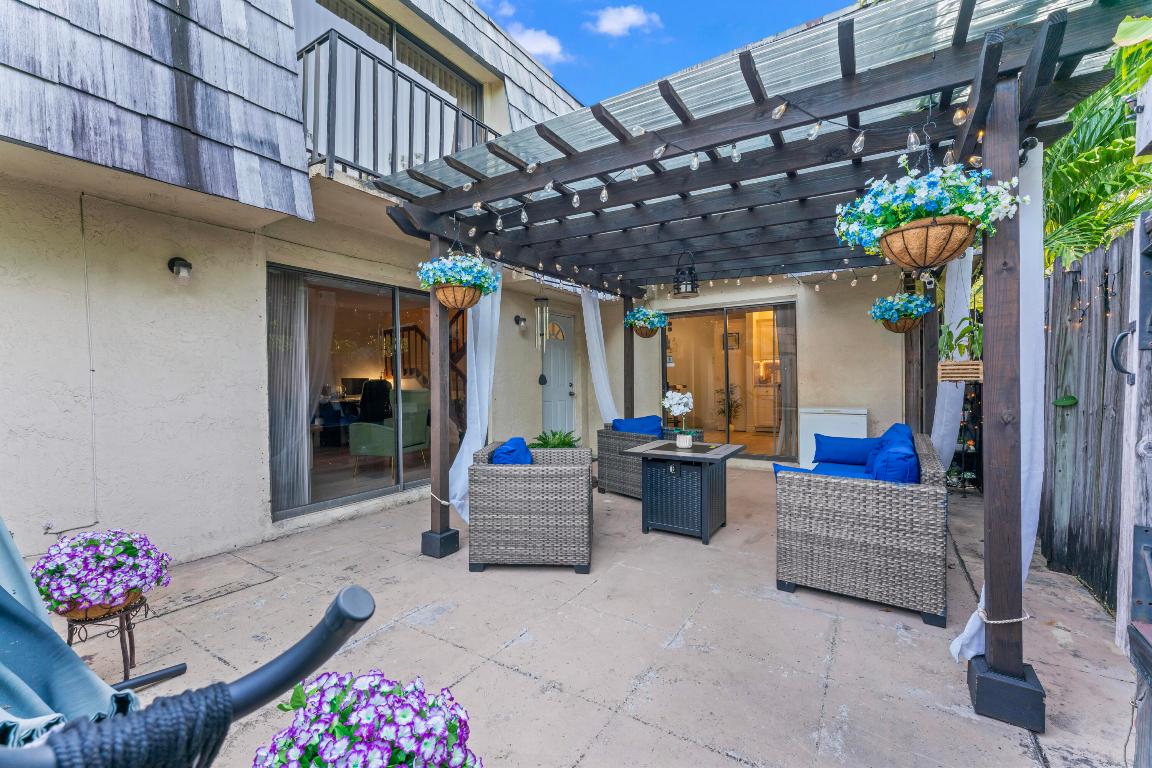 FOREST LAKES - Residential