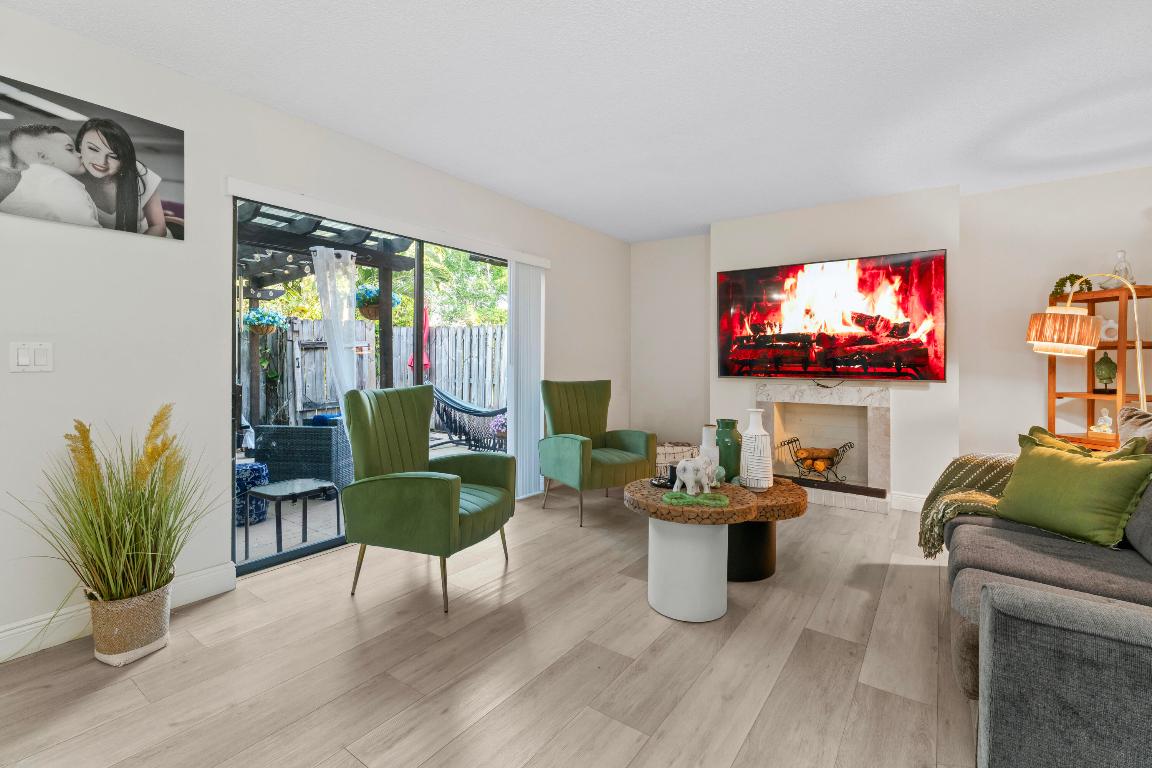 FOREST LAKES - Residential