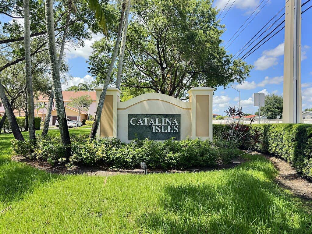 Photo of 8833 S ISLES Circle #8833, Tamarac, FL 33321 (MLS # B26063922)