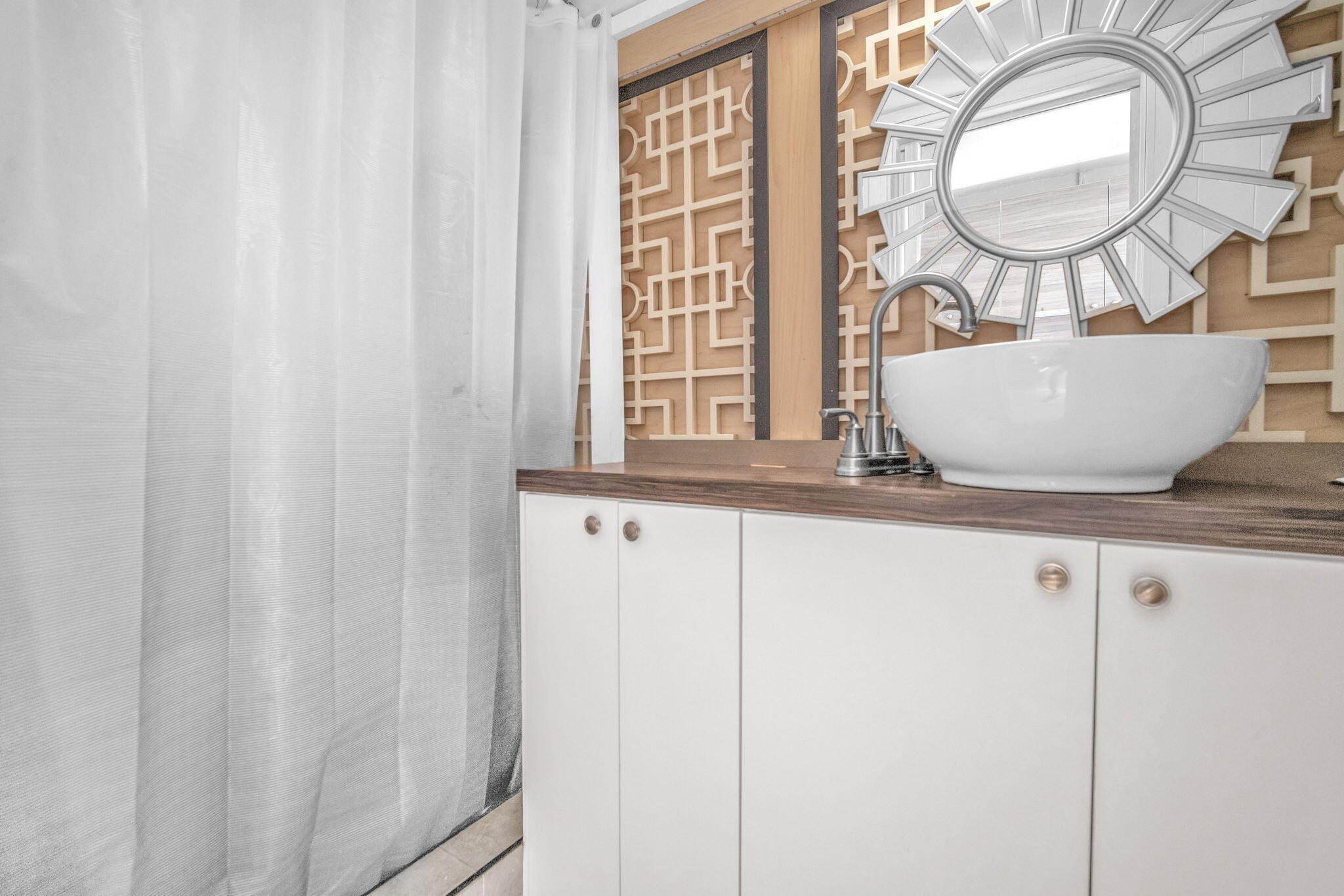 HERITAGE HOMES FIRST ADD - Residential Lease