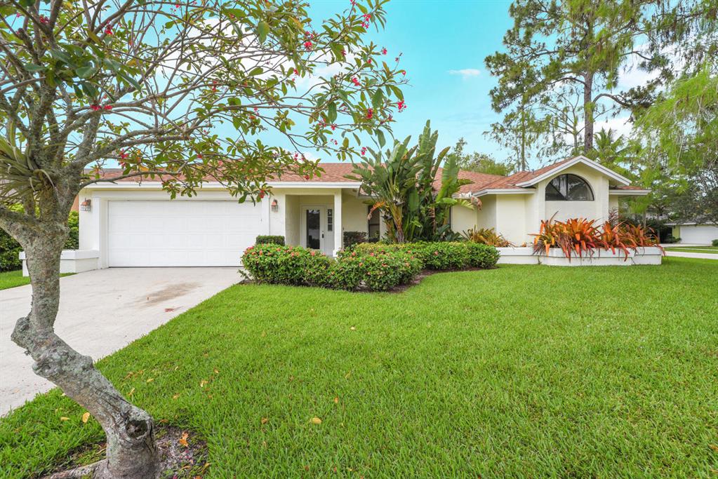 SUGAR POND MANOR OF WELLINGTON - Residential