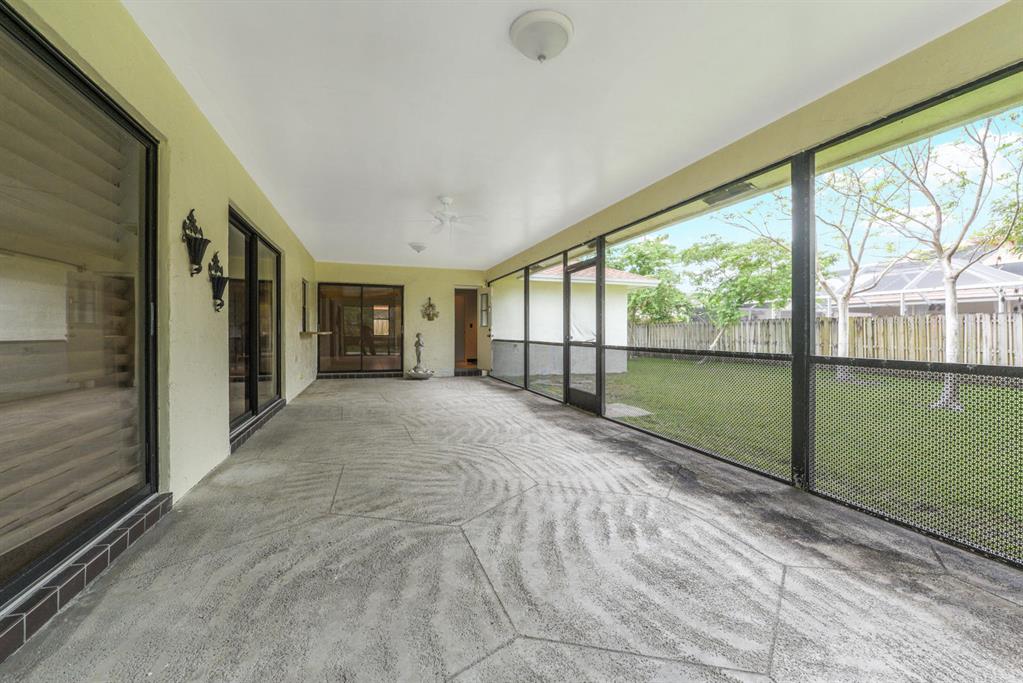 SUGAR POND MANOR OF WELLINGTON - Residential