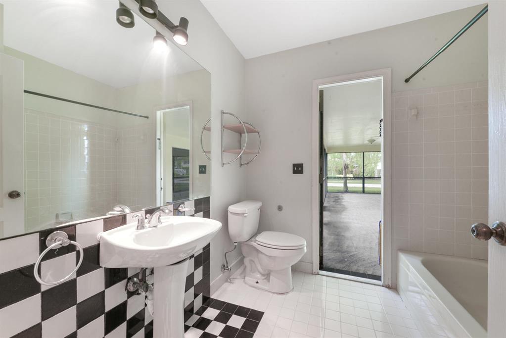 SUGAR POND MANOR OF WELLINGTON - Residential