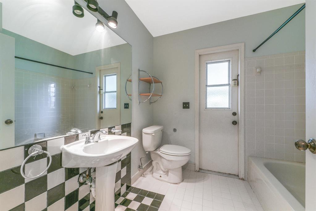 SUGAR POND MANOR OF WELLINGTON - Residential