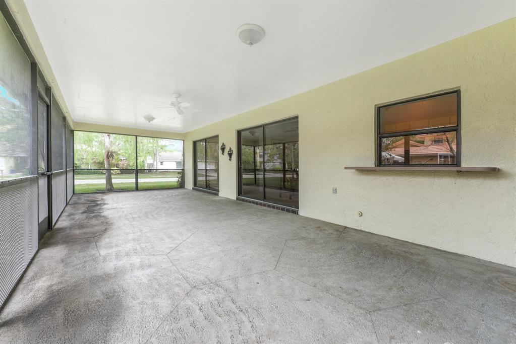 SUGAR POND MANOR OF WELLINGTON - Residential