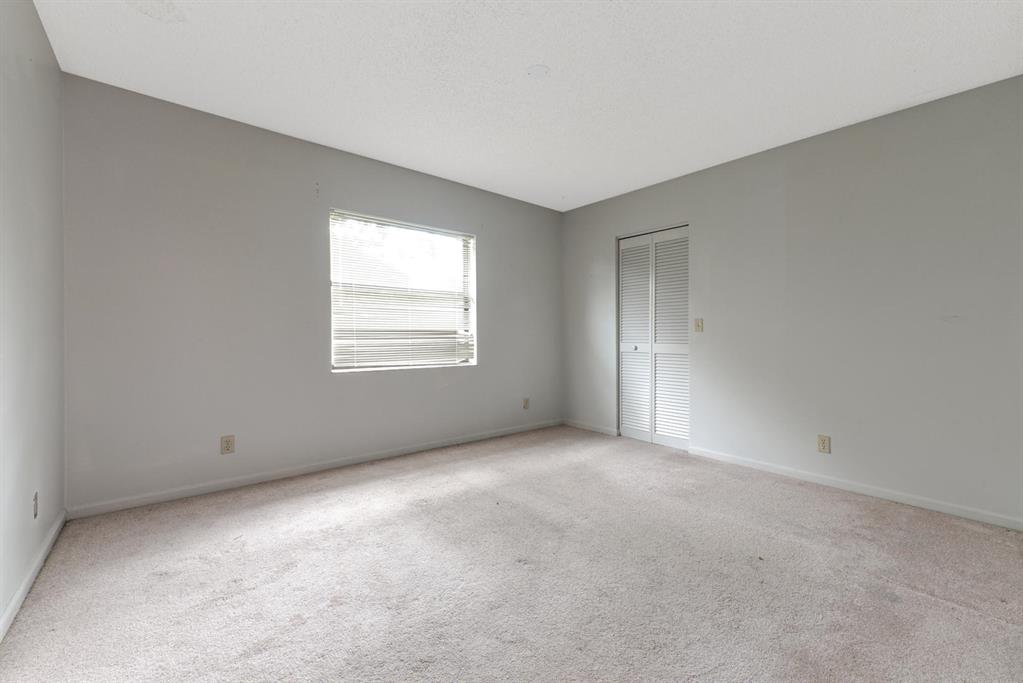 SUGAR POND MANOR OF WELLINGTON - Residential