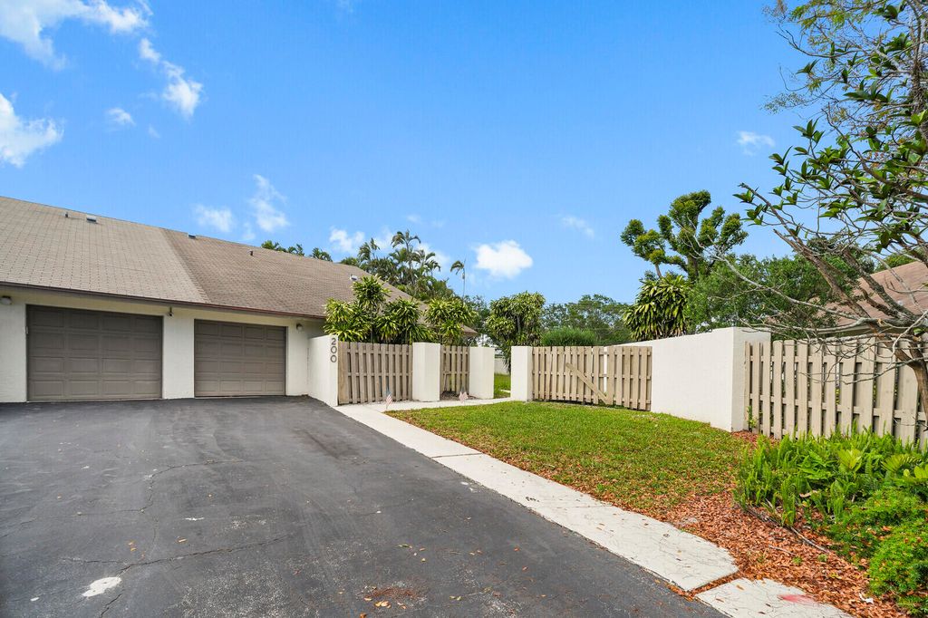 Photo of 200 SW 29th Avenue, Delray Beach, FL 33445 (MLS # B26016900)