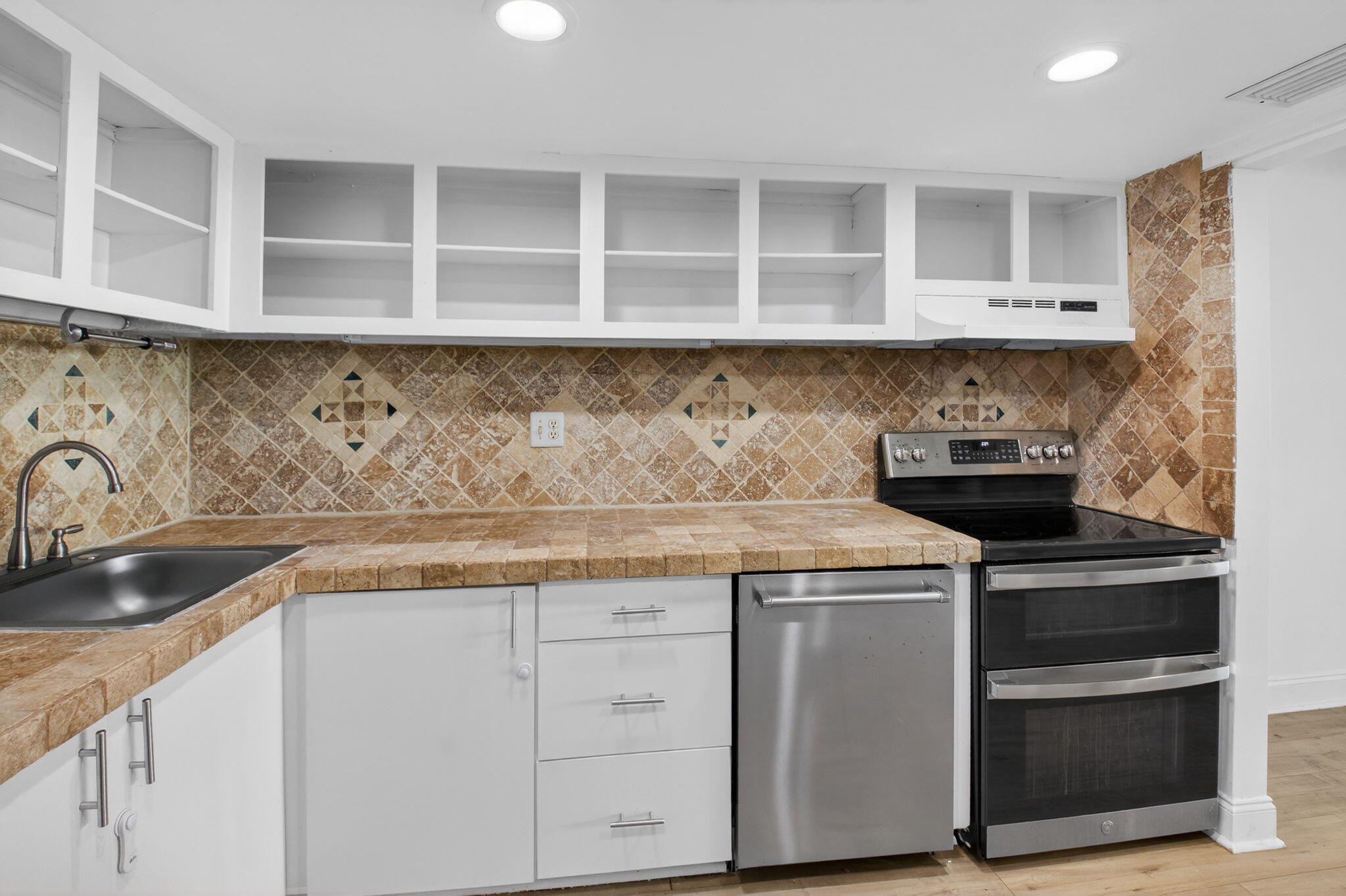 BOCA PINAR CONDO - Residential