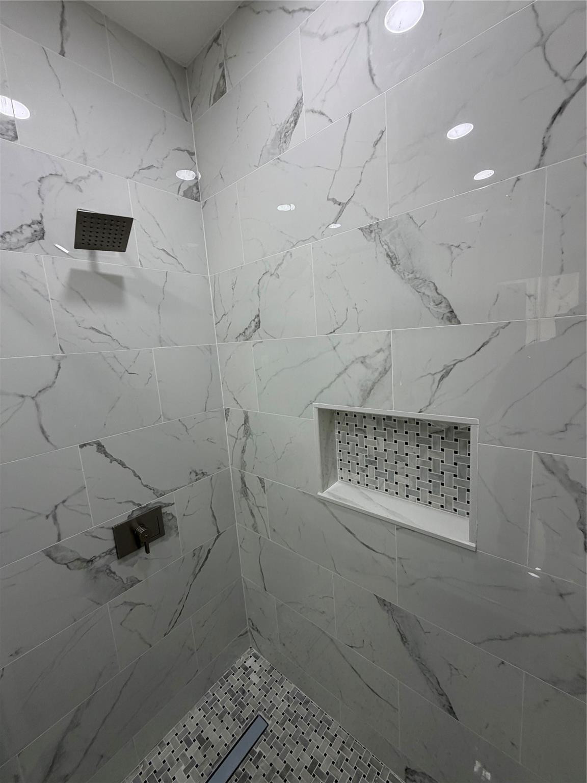 C & P Properties 160-34 B - Residential Lease